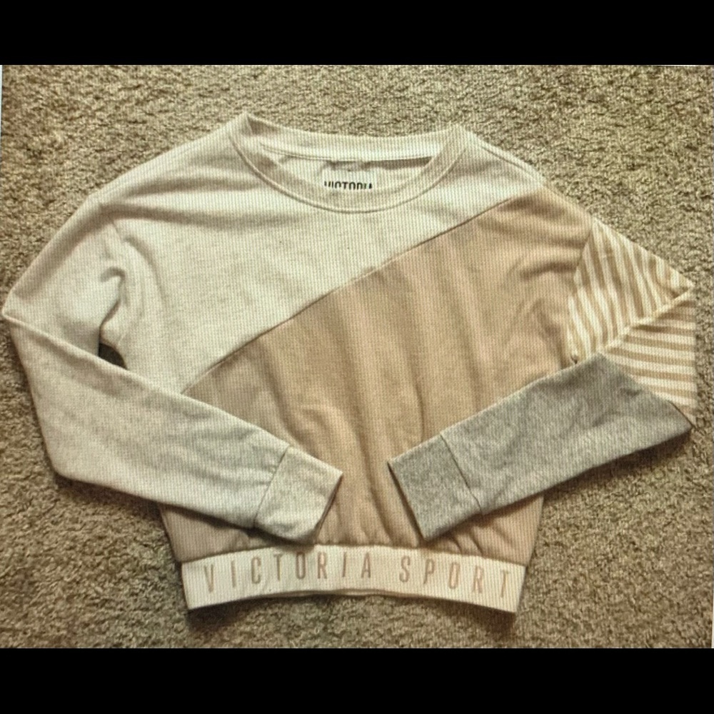 RARE VS SPORT SWEATSHIRT